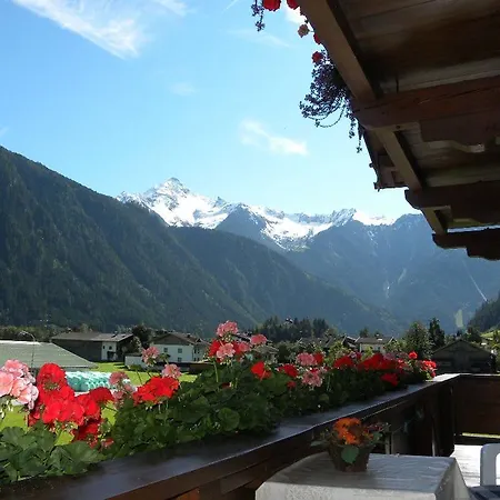 Gaestehaus Emberger Apartment Mayrhofen