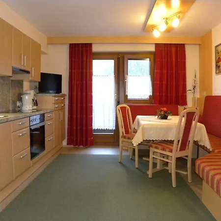 Gaestehaus Emberger * מאיירהופן